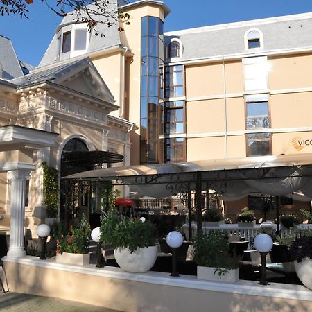 Vigo Grand Hotel Плоешти Экстерьер фото