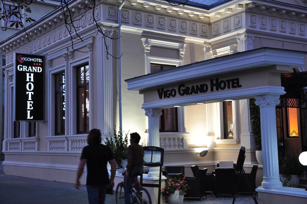 Vigo Grand Hotel Плоешти Экстерьер фото