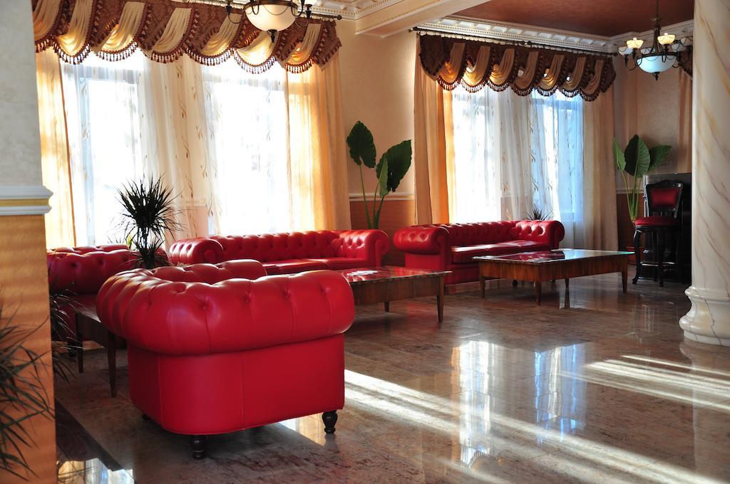 Vigo Grand Hotel Плоешти Экстерьер фото