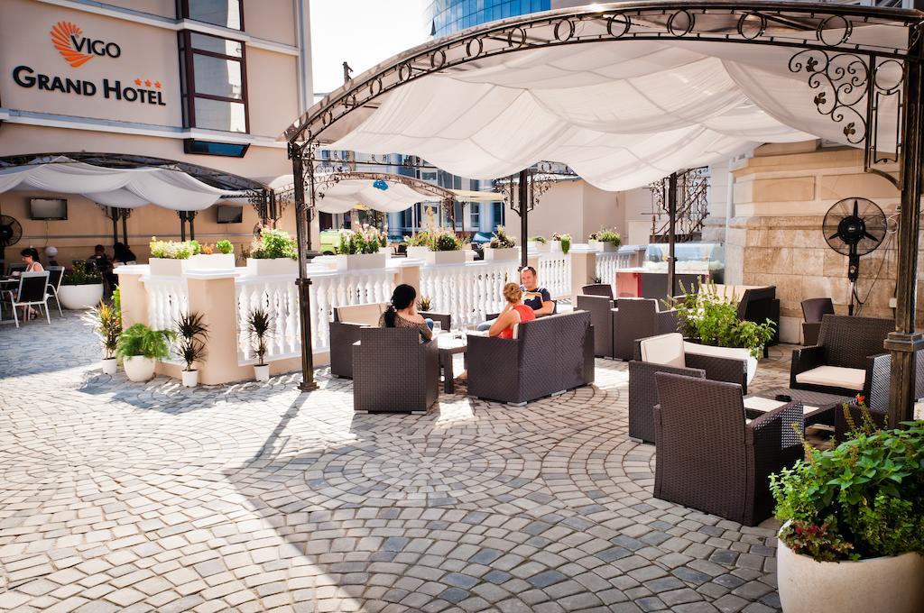 Vigo Grand Hotel Плоешти Экстерьер фото