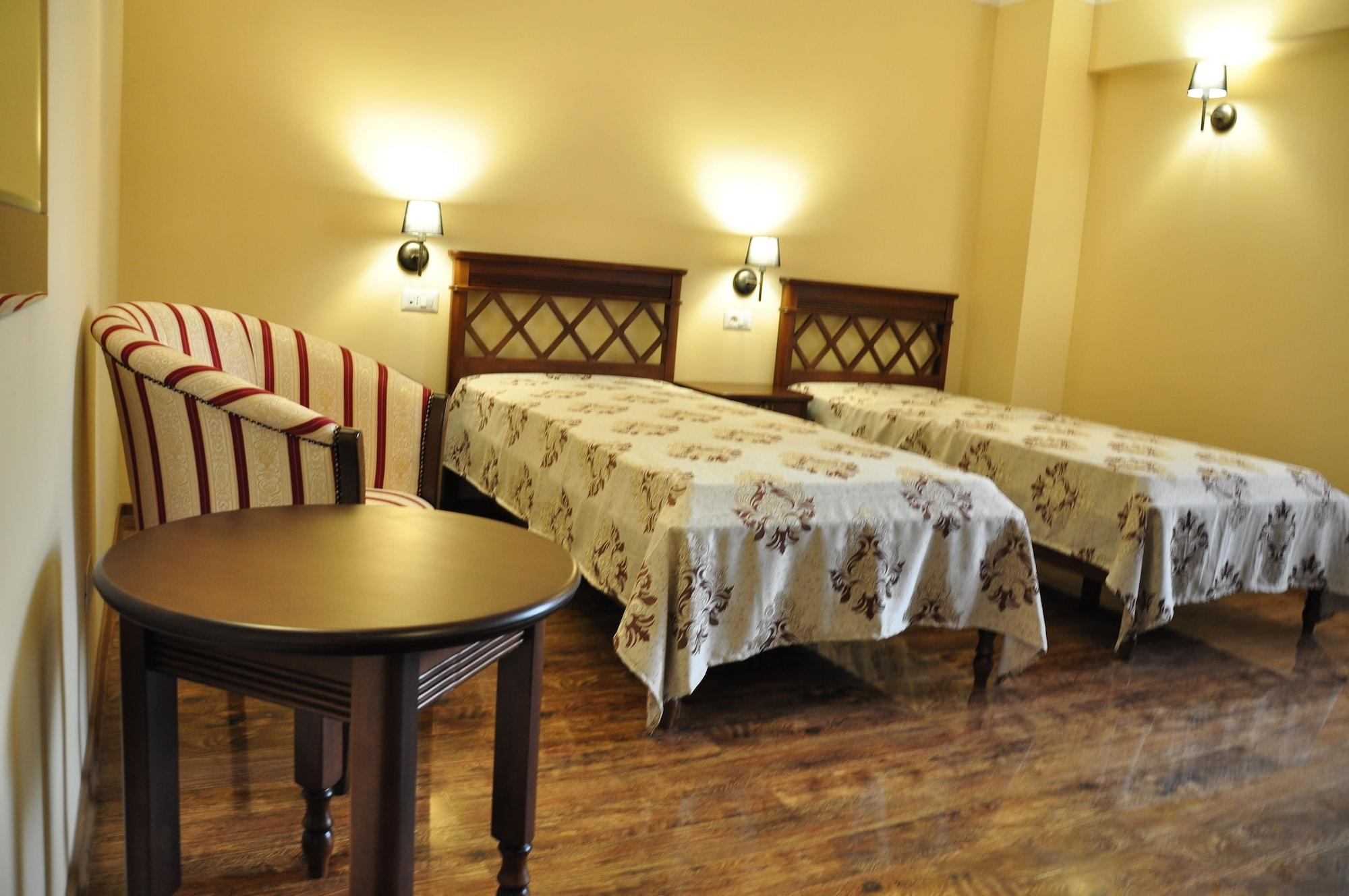Vigo Grand Hotel Плоешти Экстерьер фото