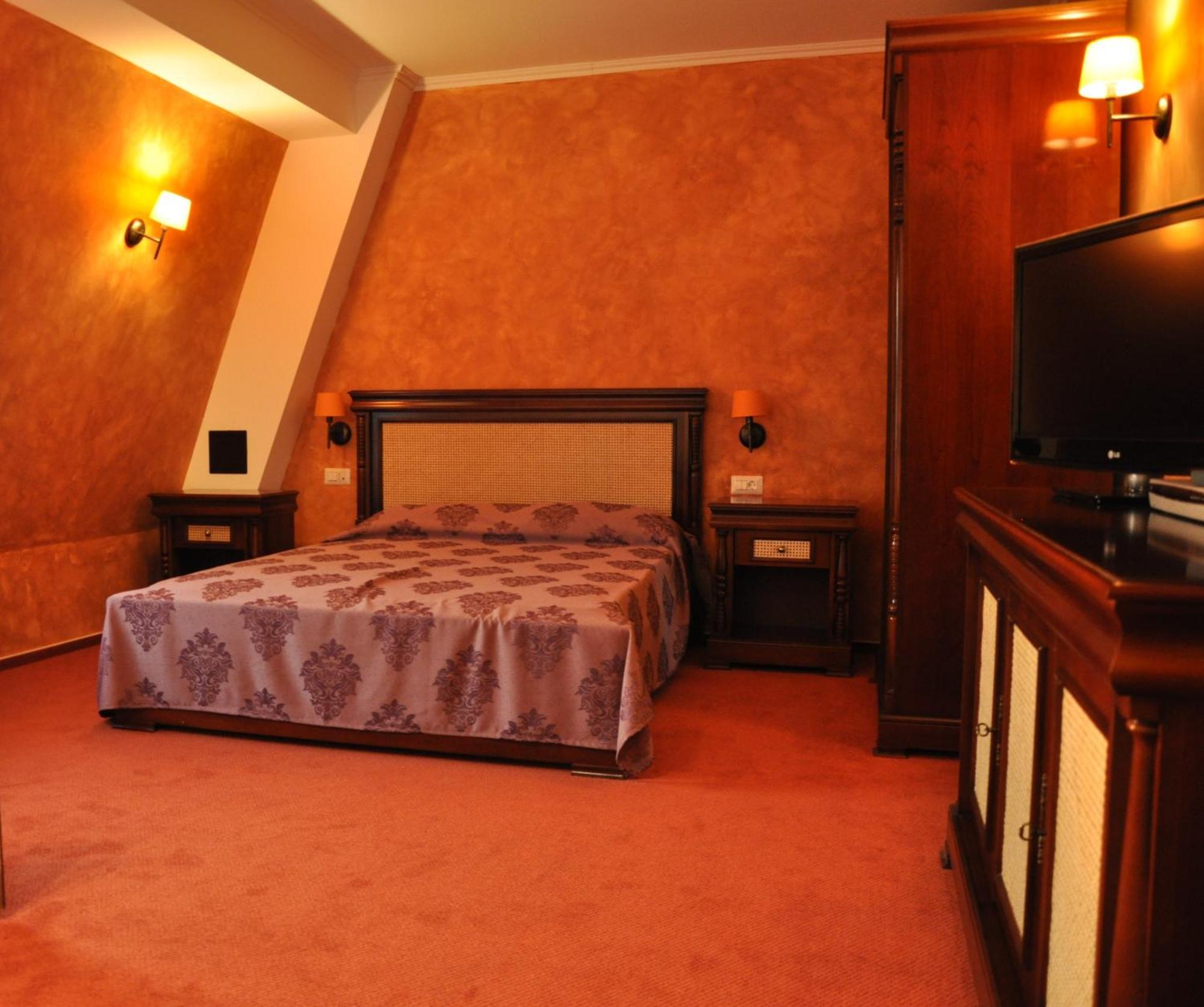 Vigo Grand Hotel Плоешти Номер фото