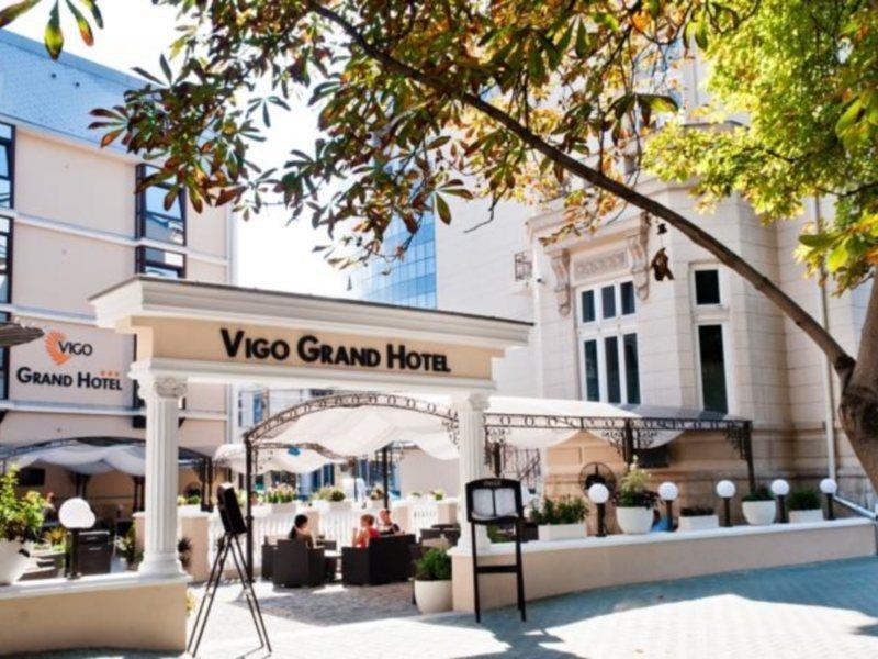 Vigo Grand Hotel Плоешти Экстерьер фото