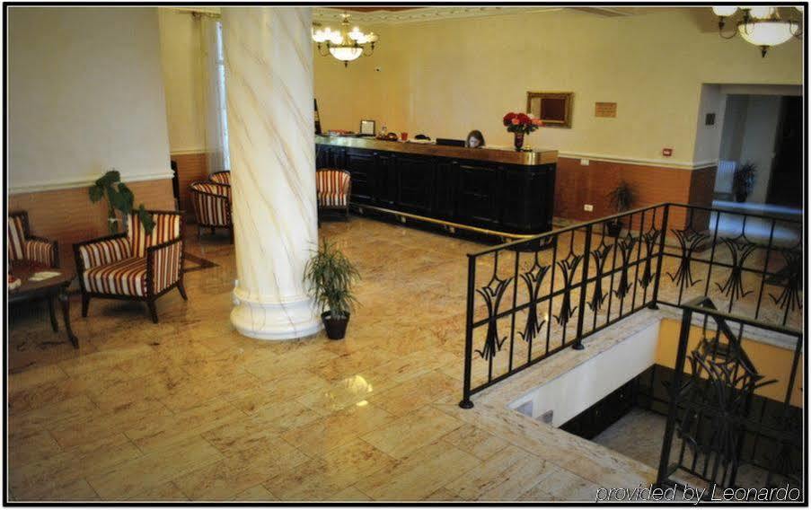 Vigo Grand Hotel Плоешти Экстерьер фото